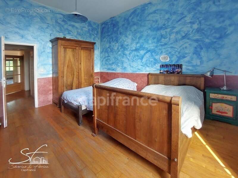 A vendre - Demeure de caractère au fort potentiel - 14 pièces - Saint-Hélène-du-Lac (73800) - photo 13