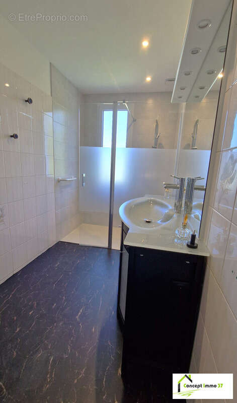 Maison à MONTLOUIS-SUR-LOIRE