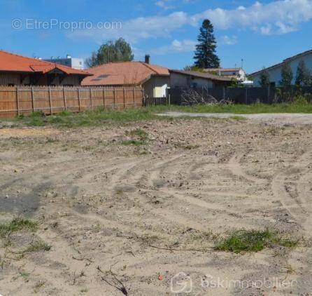 Terrain à LA TESTE-DE-BUCH