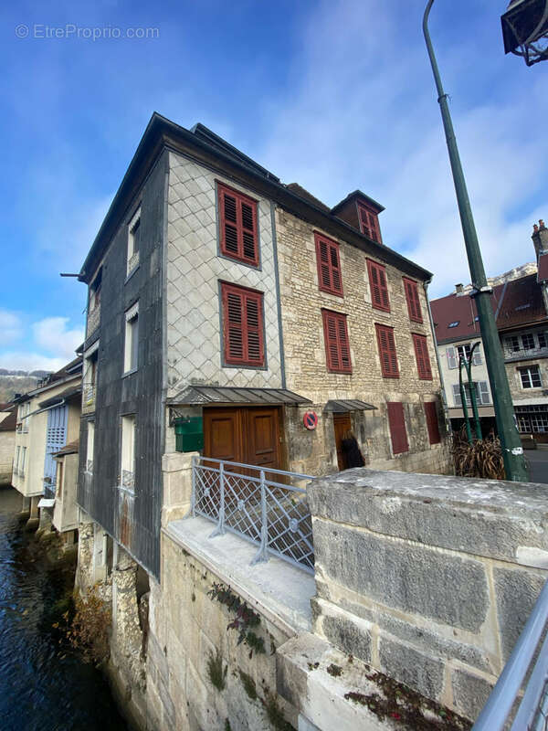 Immeuble centre d'Ornans - photo 2