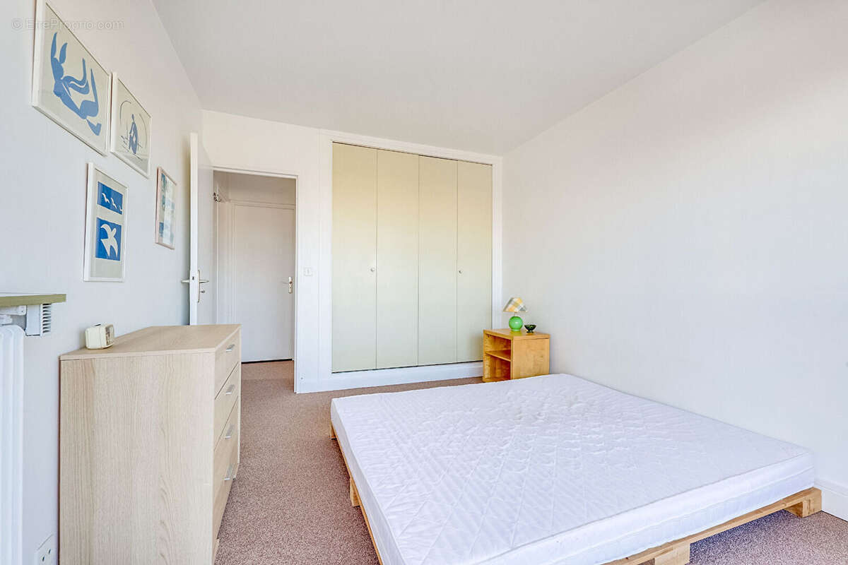 Appartement à PARIS-14E
