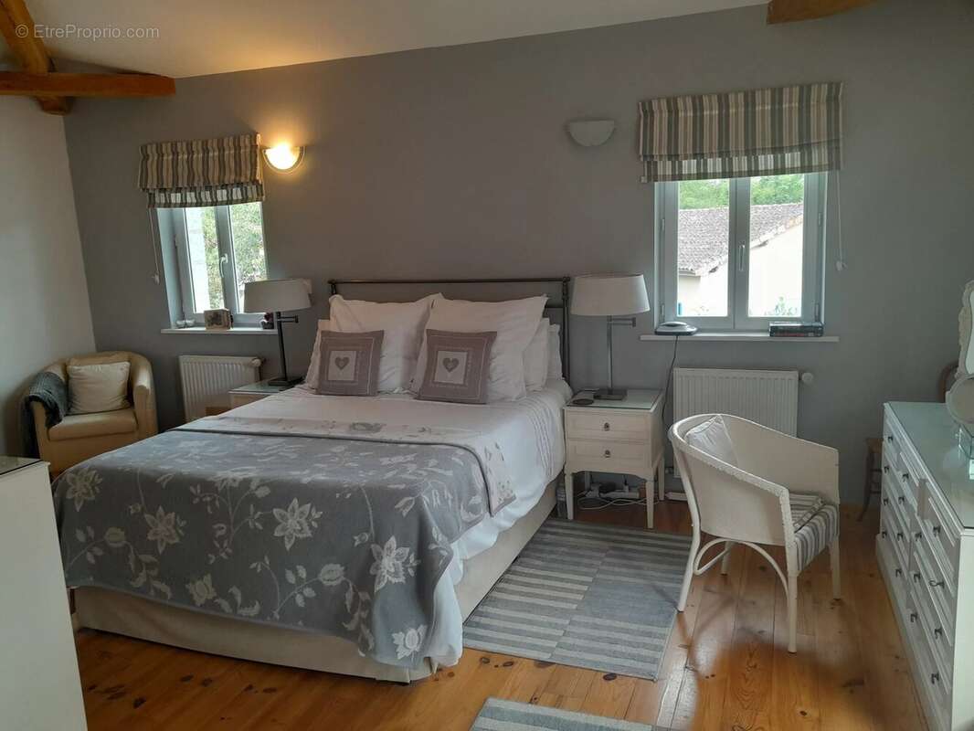 Maison à BUSSIERE-BADIL