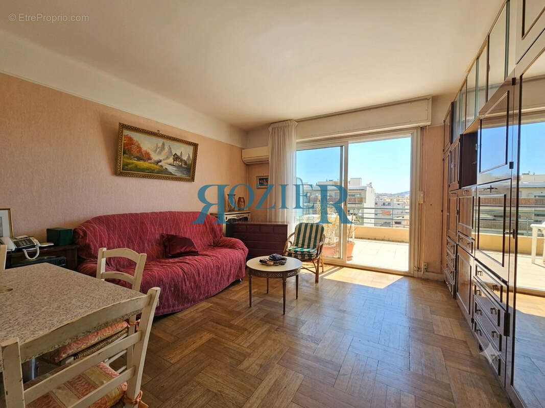 ANTIBES VUE MER PANORAMIQUE Appartement 2 Pièces 42,10 m2 Carrez + 17,75 m2 d'Extérieurs • DERNIER ETAGE - photo 3