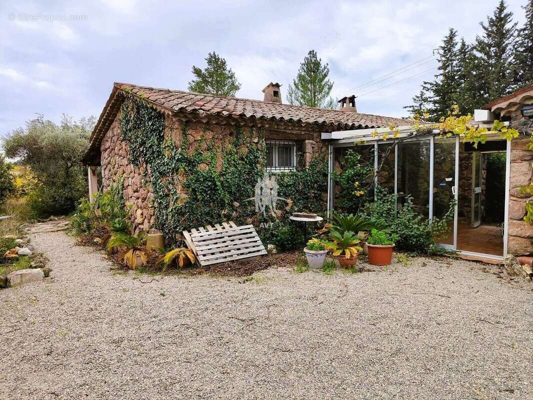 Maison à FIGANIERES