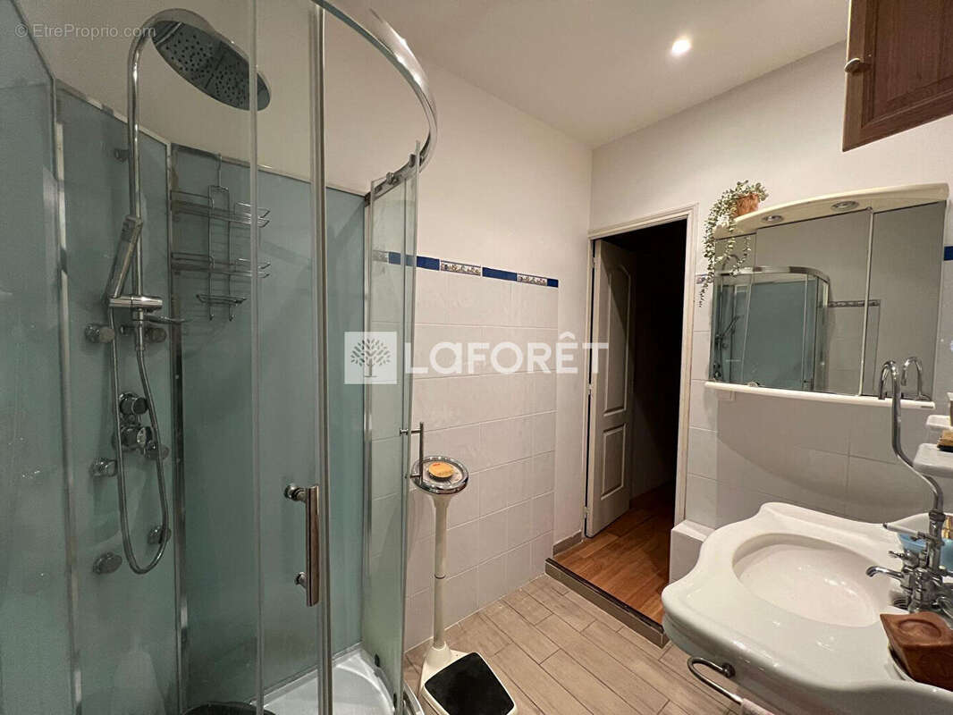 Appartement à MARSEILLE-1E