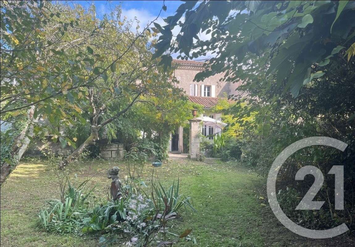 Maison à SAINT-ANDRE-DE-CUBZAC