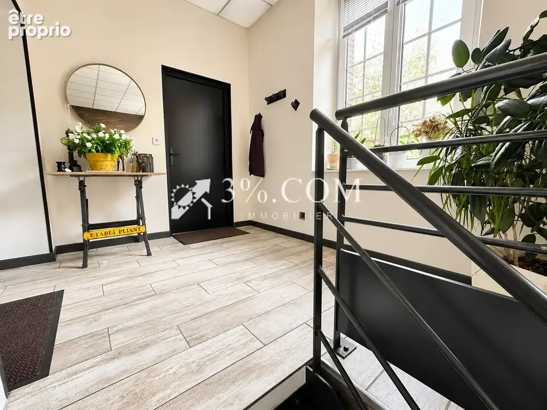 Maison - 4 chambres - garages - dependances - atelier - terrain 1400 m2 - photo 2