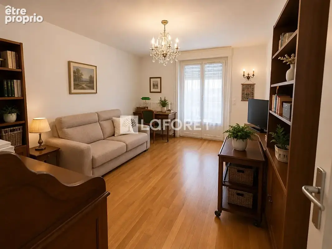 Appartement Roanne 6 pièce(s) 158 m2 avec ascenseur et garage double - photo 4