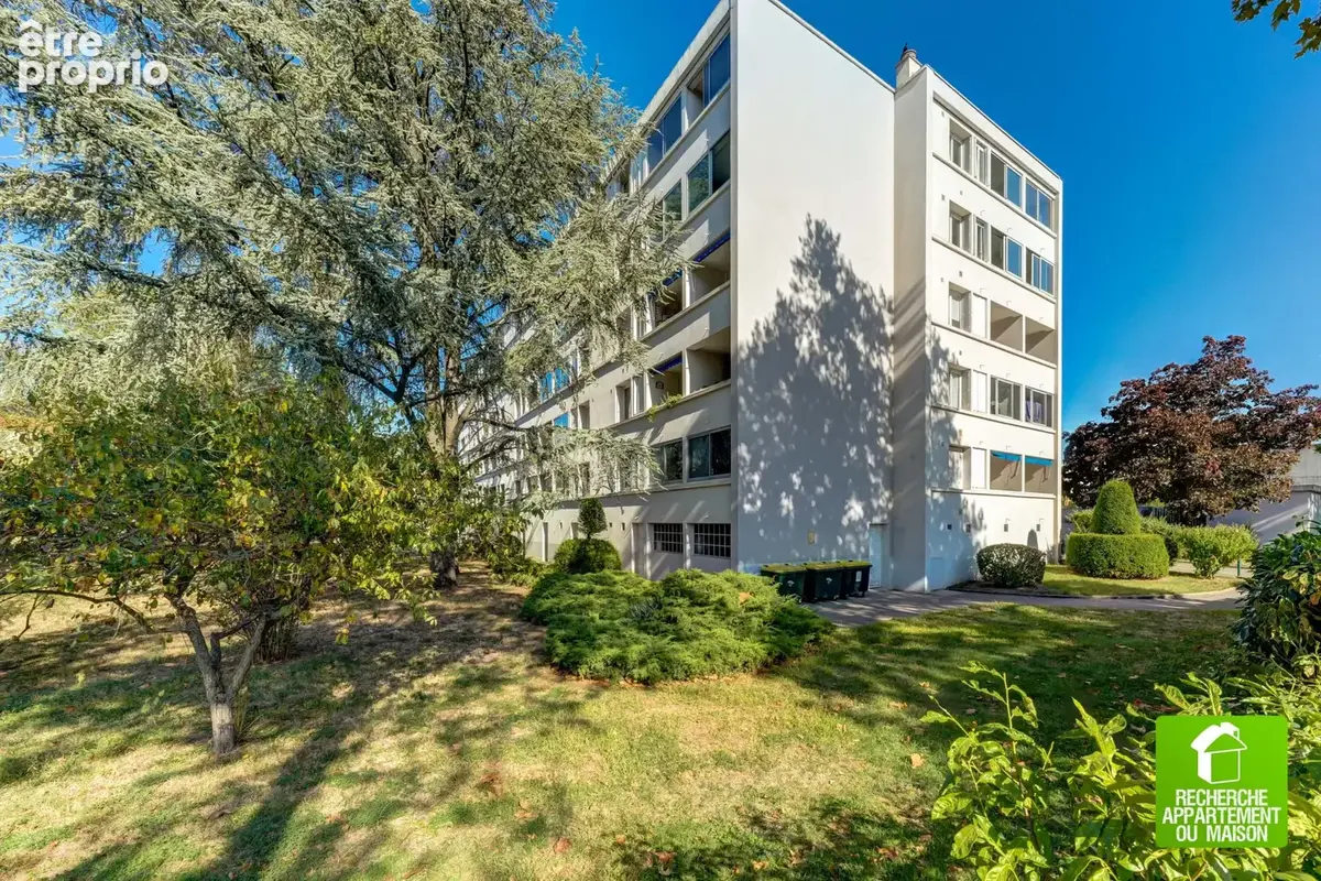 T4 rénové 71 m2 - Mermoz - La Plaine Santy - photo 14