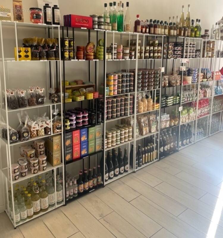 Commerce à AIME