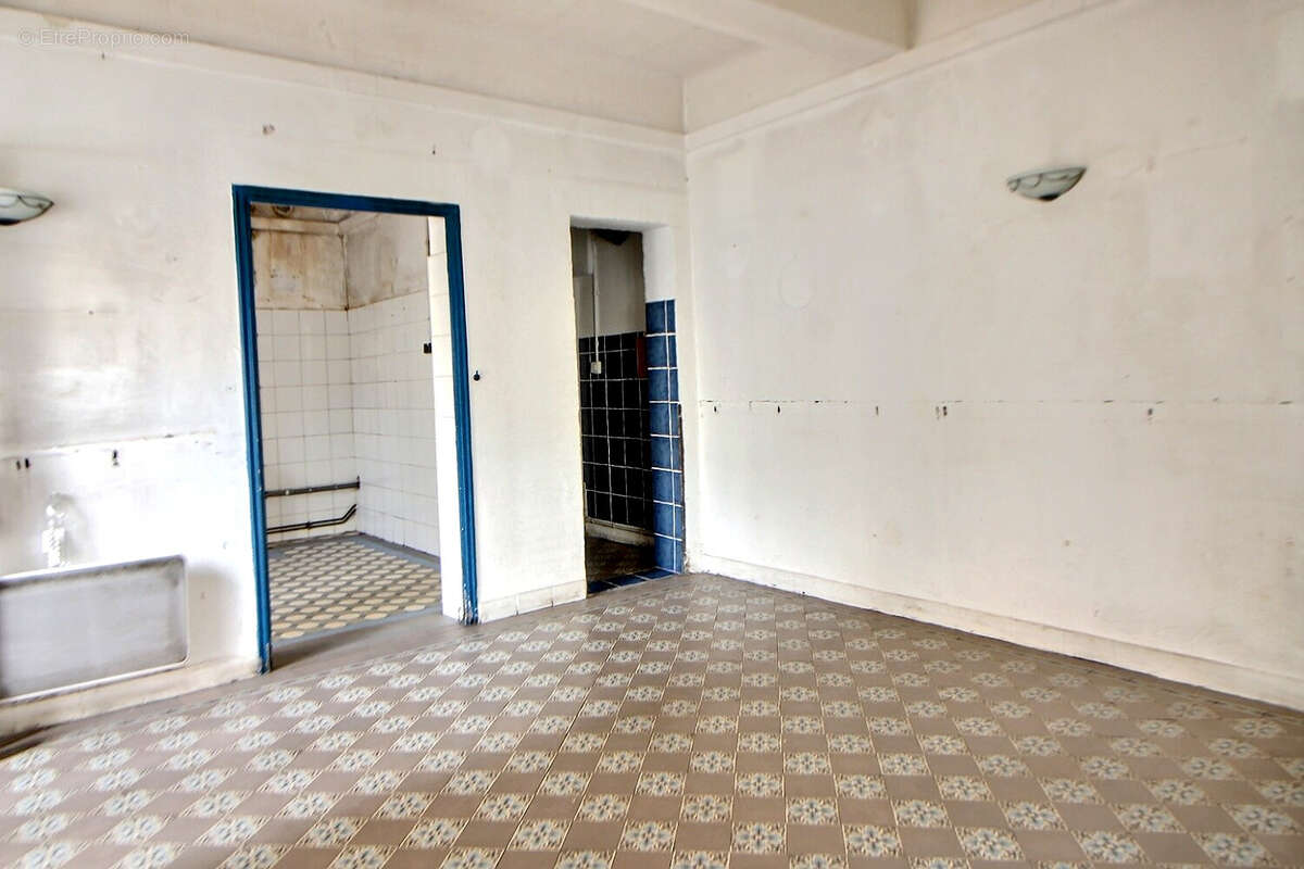 Commerce à TRANS-EN-PROVENCE