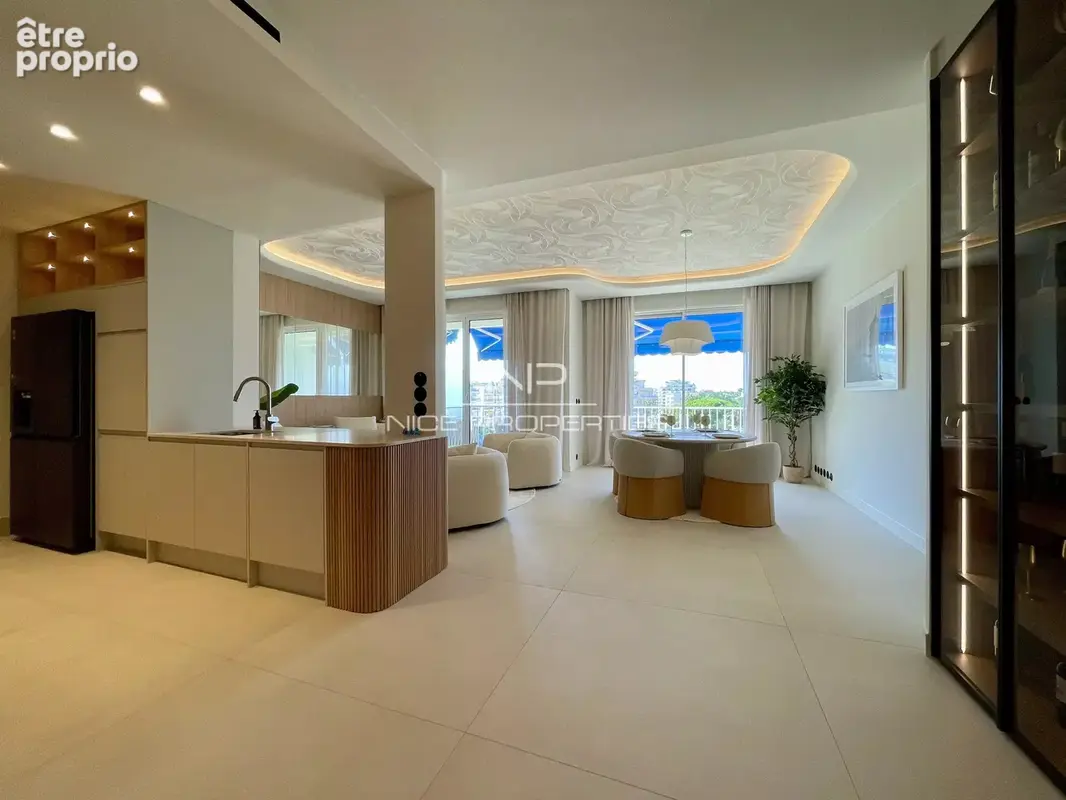 Cannes, appartement sur la Croisette, vue mer et port - photo 11