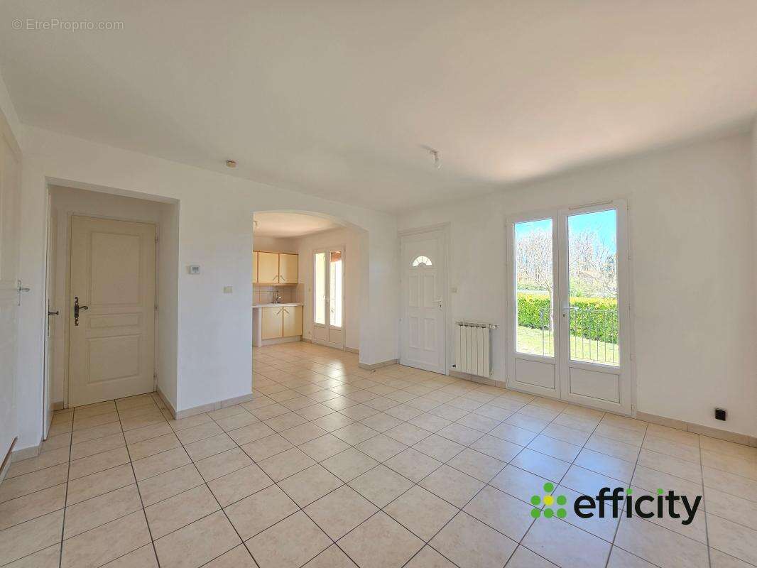 Maison à REVEST-DU-BION