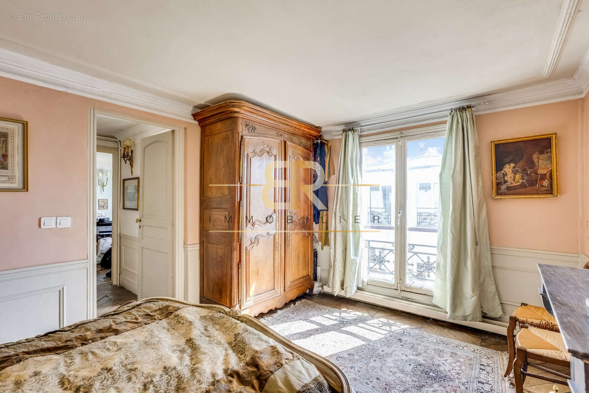Appartement à PARIS-2E
