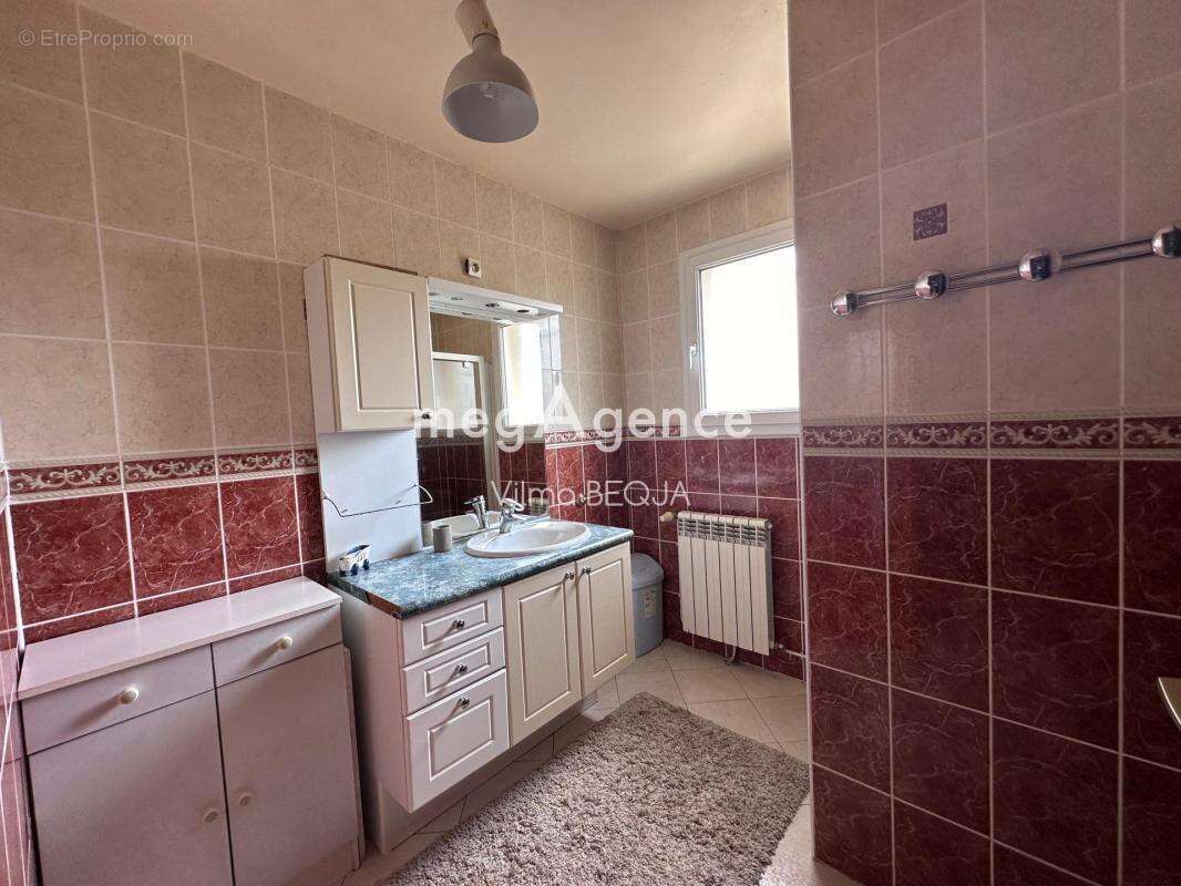 Maison à COURTOIS-SUR-YONNE