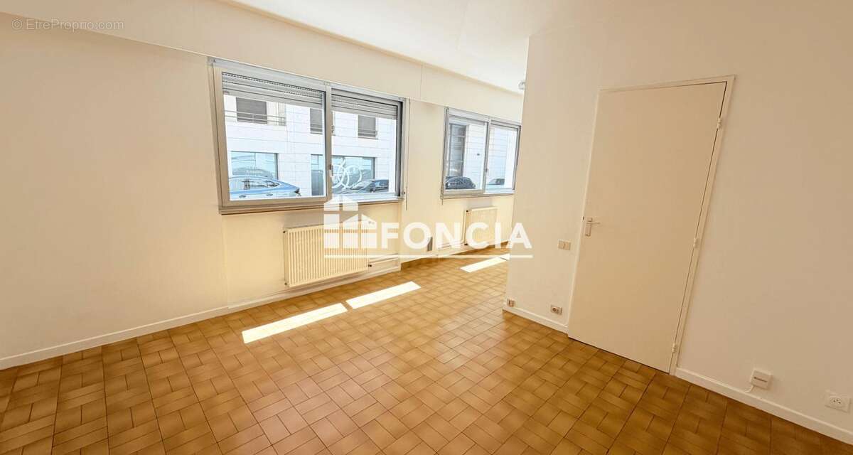 À vendre : Studio lumineux de 24 m² – Secteur Saxe-Gambetta - 13 rue de l'ABONDANCE - photo 3