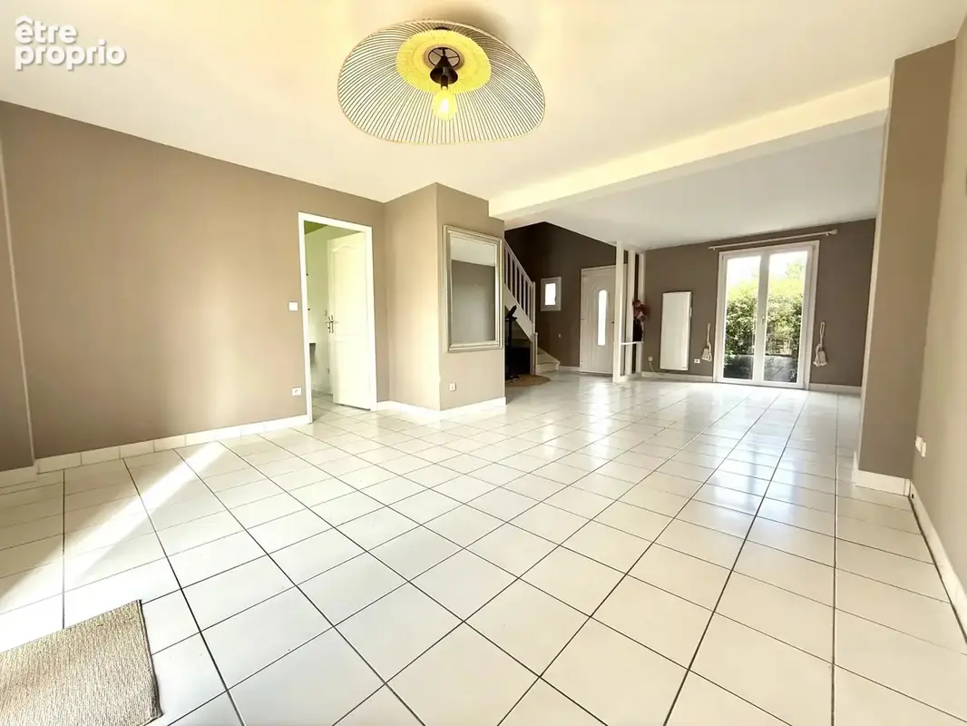 Maison F5 de 97 m2 avec Garage, Jardin, et Dépendance - photo 5
