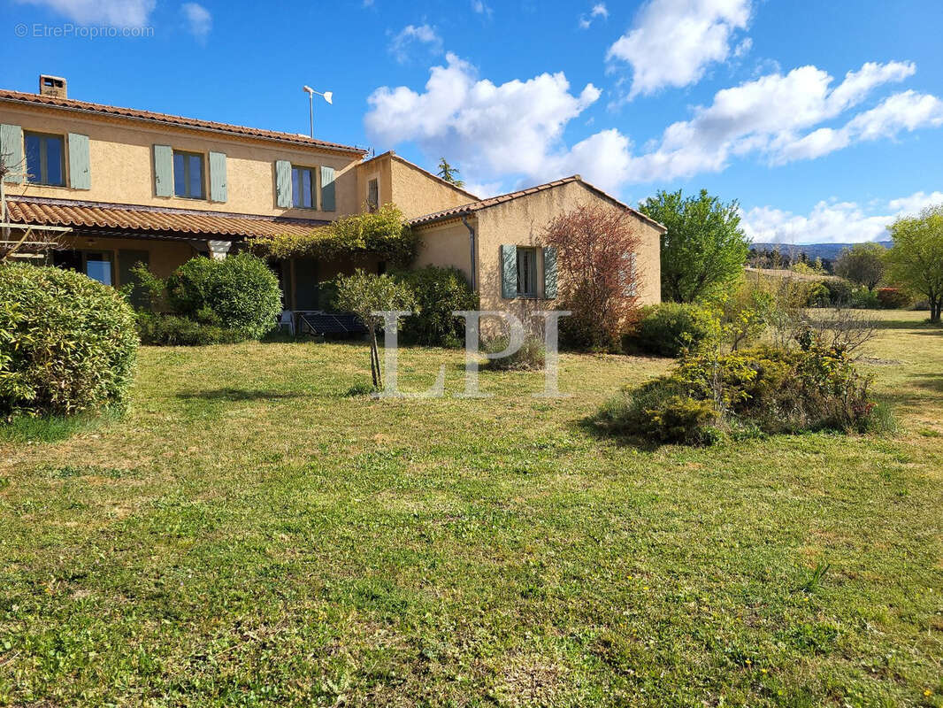 Maison à SAINT-SATURNIN-LES-APT