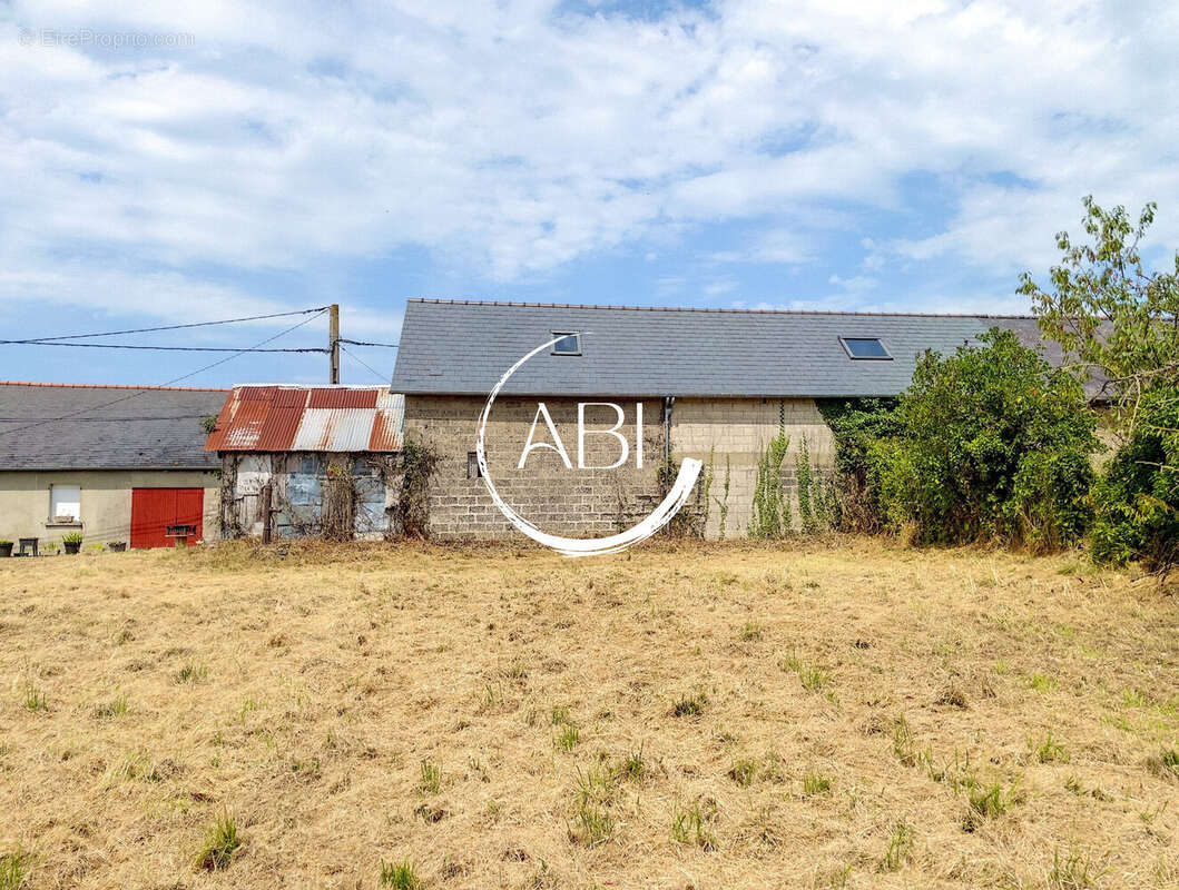 Maison à SAINT-JULIEN-DU-TERROUX