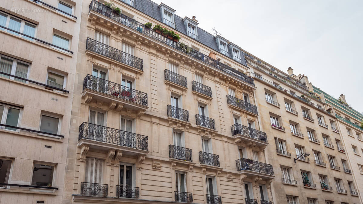 Parking à PARIS-12E