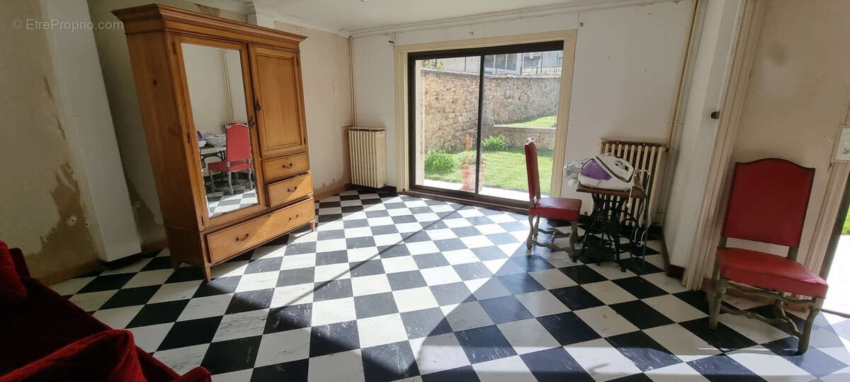 Maison à VILLEMANOCHE