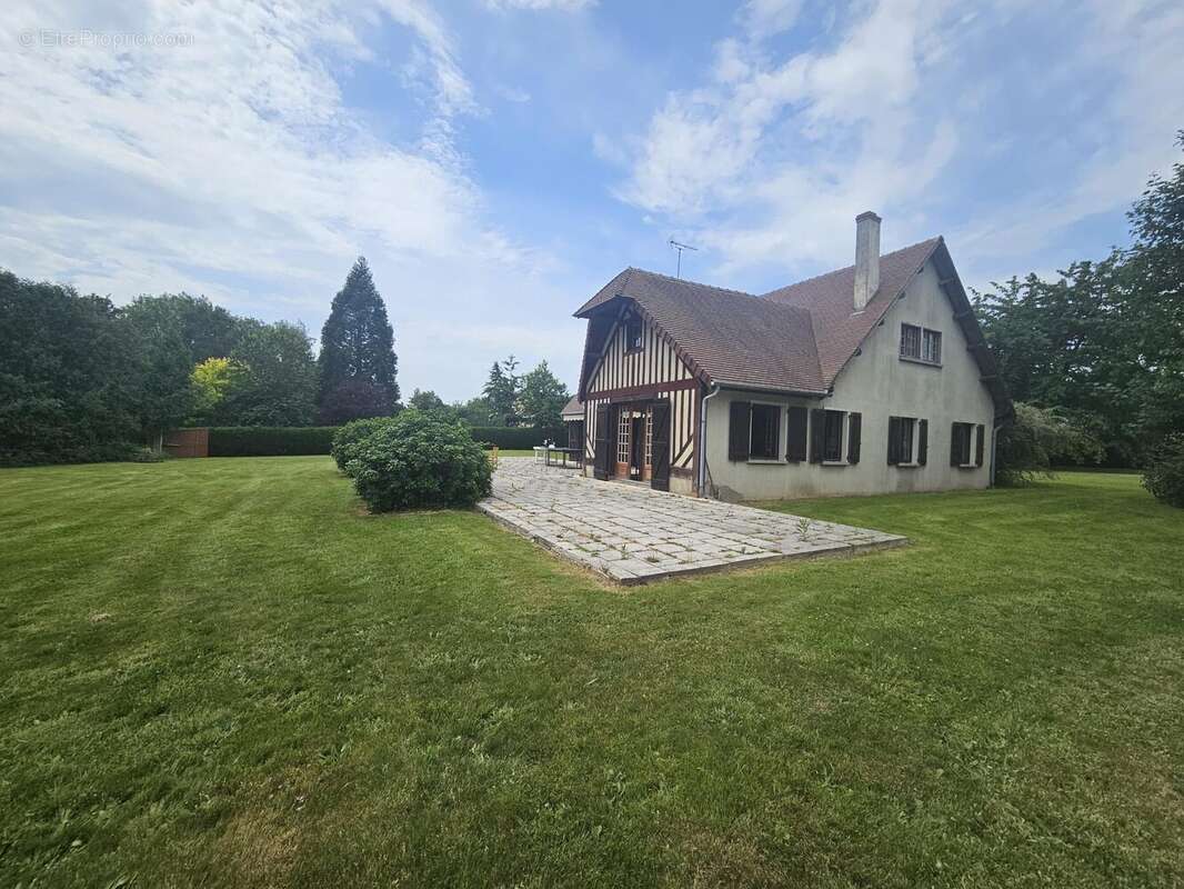Maison à SAINT-PHILBERT-DES-CHAMPS