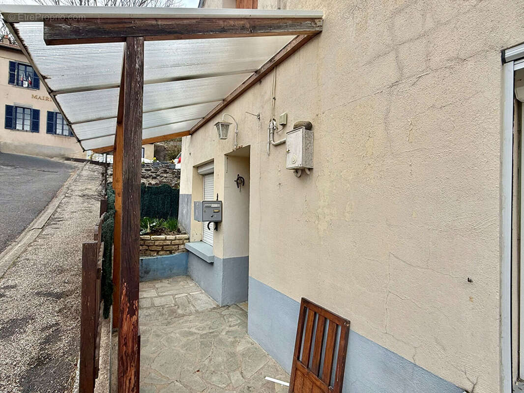 Maison à TOURZEL-RONZIERES