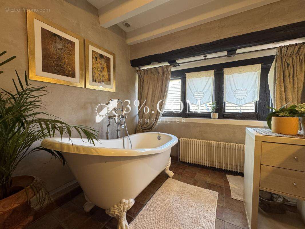 3%COM Demeure de charme 290m2 - 5 chambres - 4 salles de bai - photo 8