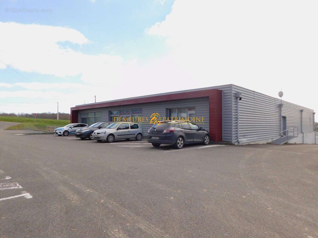 Commerce 797 m² à Champniers  - photo 6