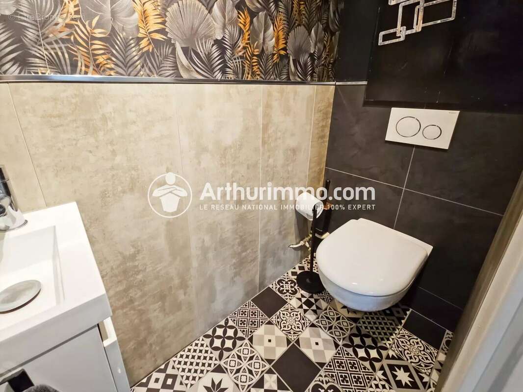 Maison à SAINT-PIERRE-DU-PERRAY