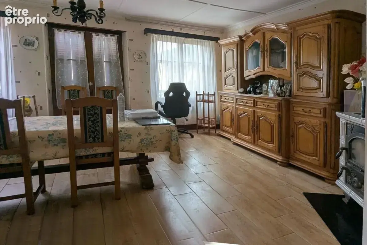 Pour investisseur : immeuble 2 appartements en location + 6 garages - photo 3
