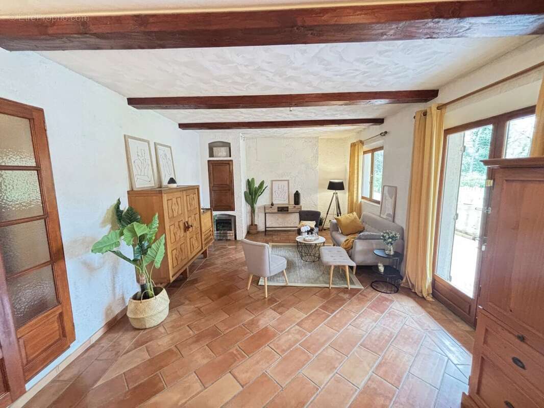 Maison à FIGANIERES