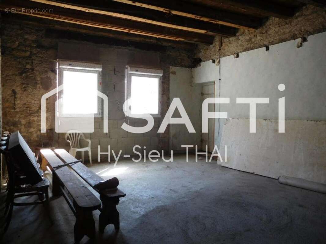 Appartement 600 m² à Thoirette  - photo 6