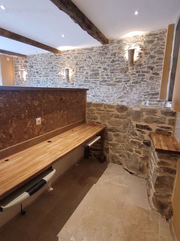 Très jolie maison en pierres de 110 m² habitables avec terrasse  - photo 16