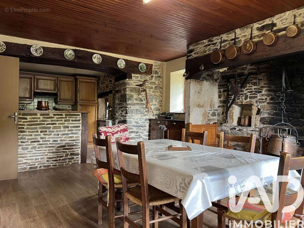Maison 162 m² à Coubisou  - photo 6