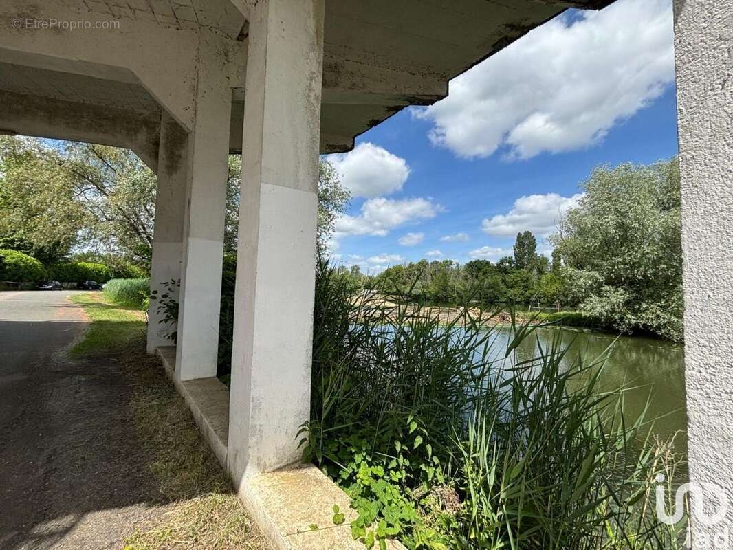 Photo 2 - Commerce à CUISERY