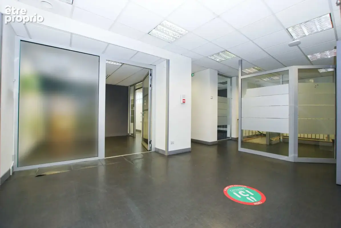 Immeuble de caractère offrant de nombreuses possibilités d'aménagement - photo 2