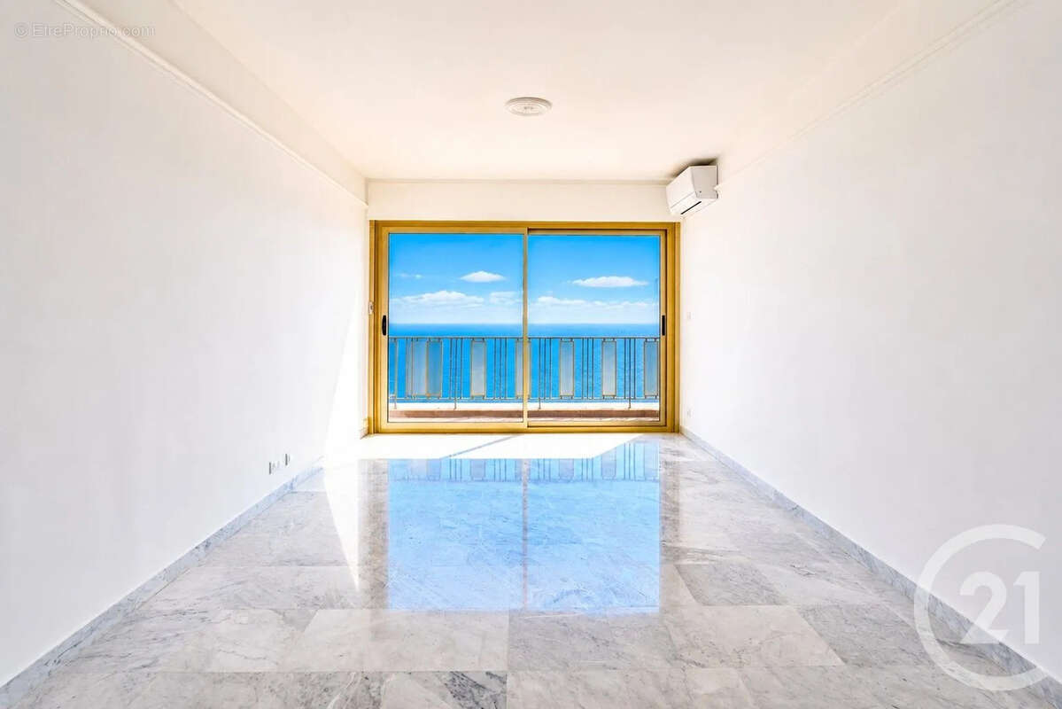 Appartement 70 m² à Roquebrune-Cap-Martin  - photo 2