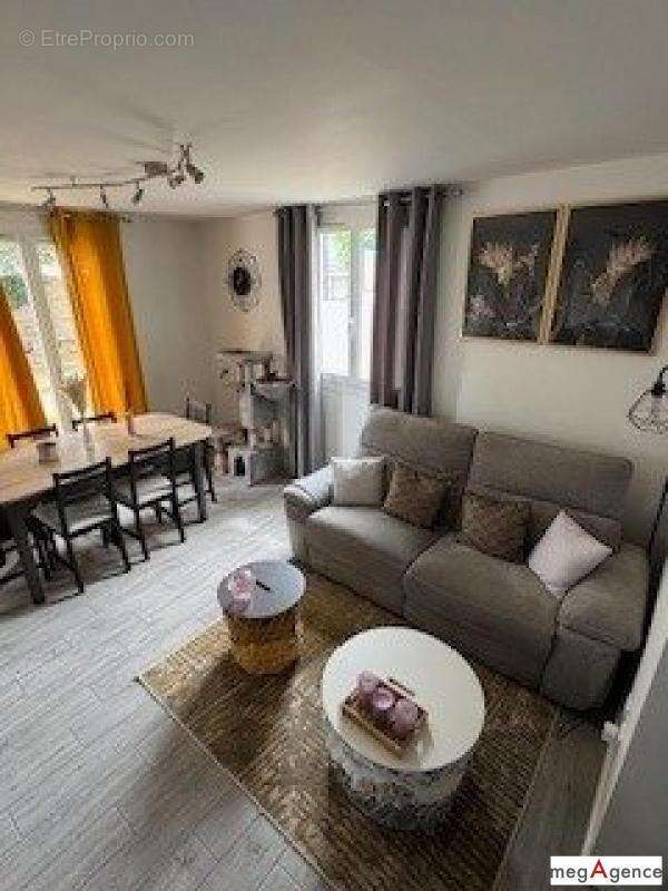 Appartement à FLEURY-LES-AUBRAIS