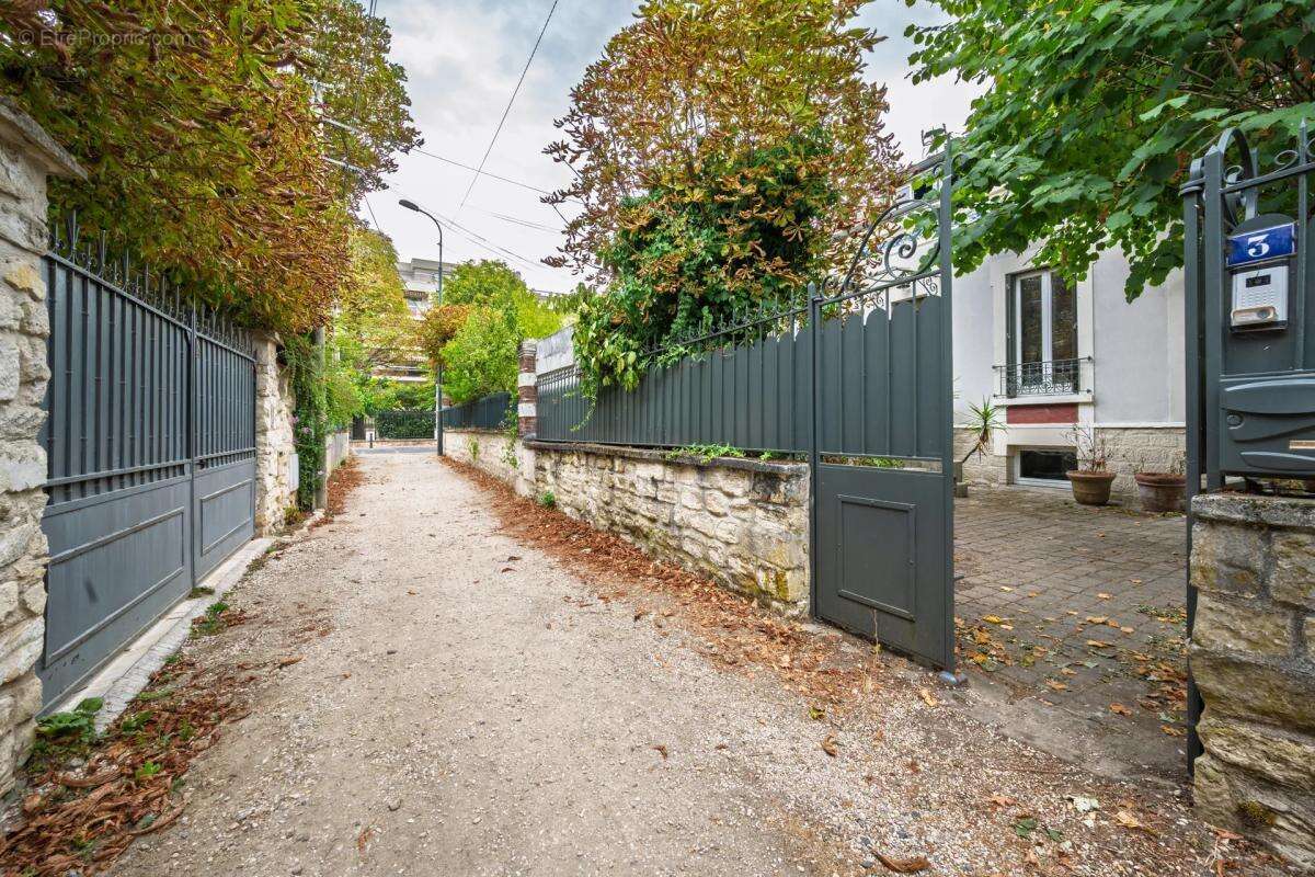 Maison de 5 pièces de 152 m² à Saint-Maur-des-Fossés - photo 13