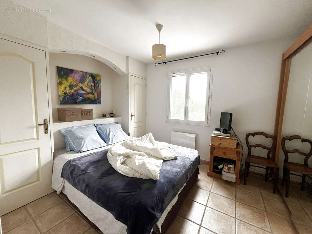 SAINT CYR SUR MER  Charmante maison avec piscine 146 M2 sur 2175 m2 de terrain - photo 11