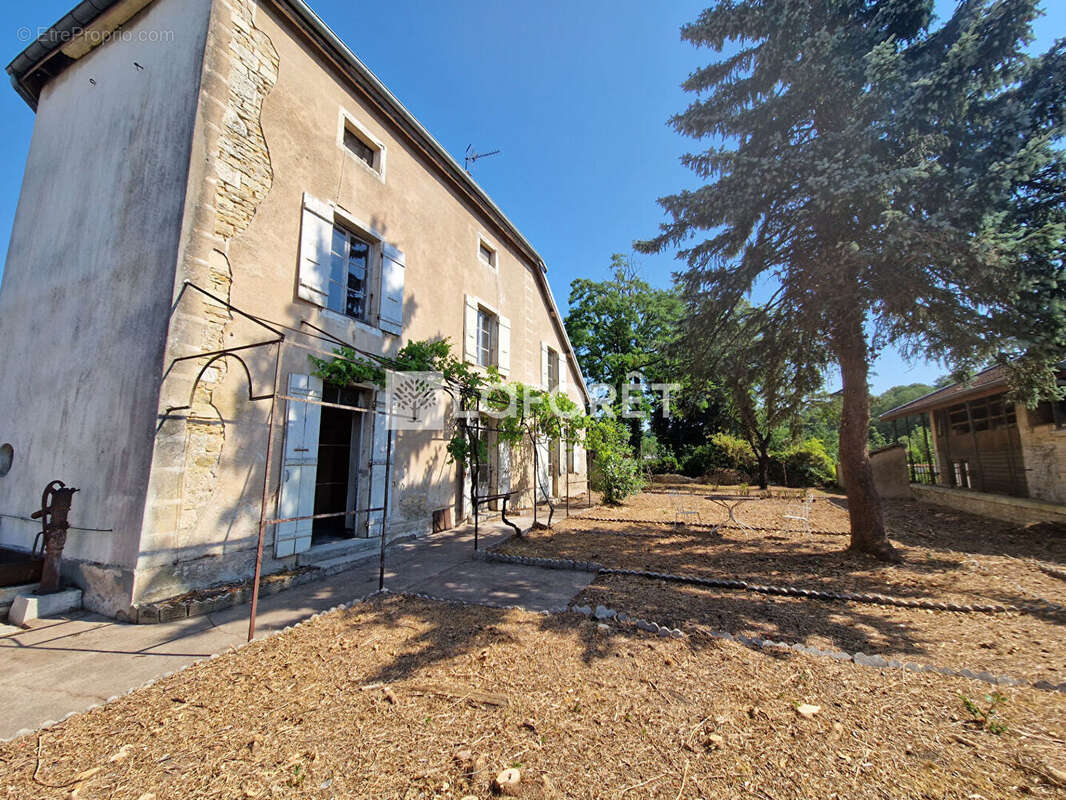 Maison à DAMPIERRE-SUR-SALON