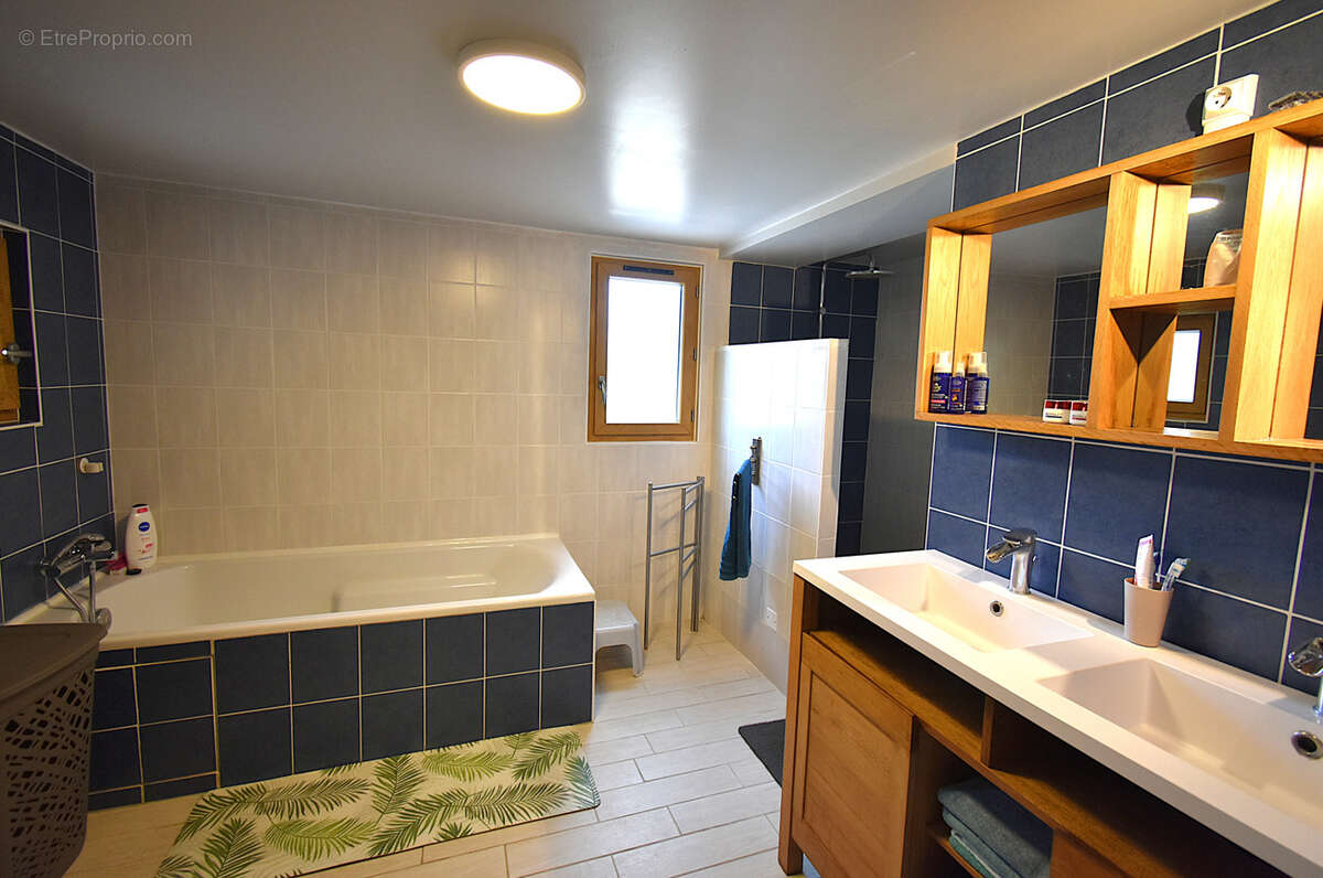 Très belle maison rénovée sur 8h avec terrain de loisir. - photo 20