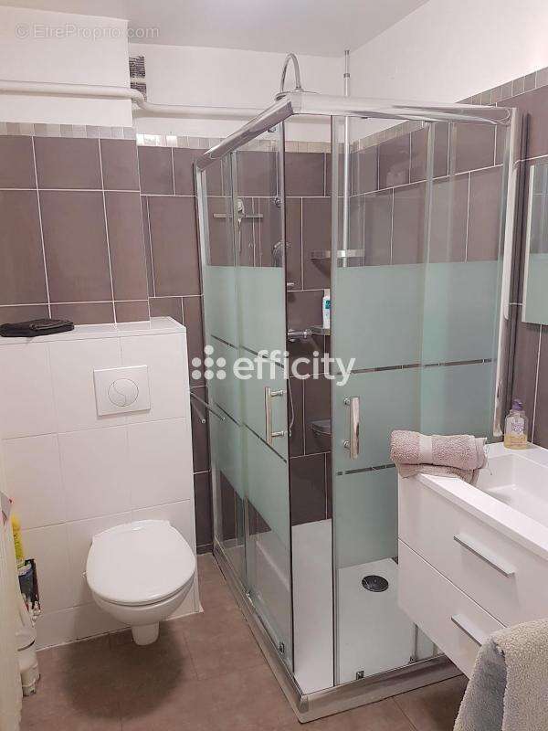 Appartement à MARSEILLE-4E