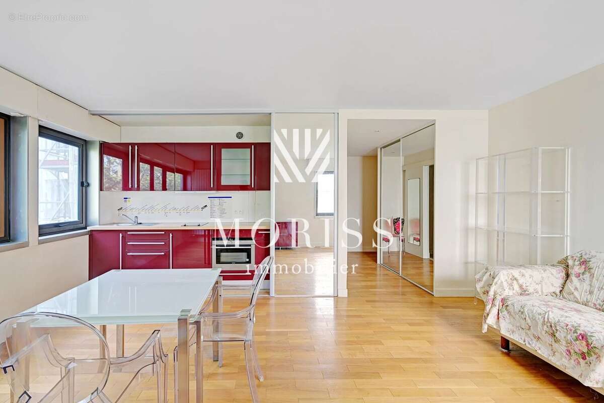 Appartement à PARIS-8E