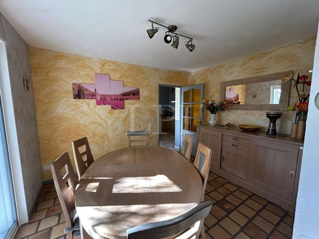 Maison à SAINT-SATURNIN-LES-APT