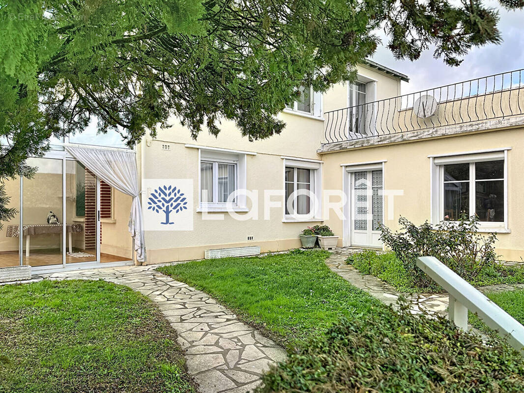 Maison à ASSAIS-LES-JUMEAUX