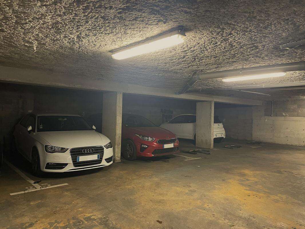 Parking couvert - photo 4