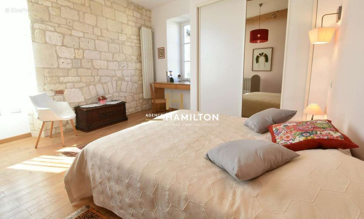 Maison à VILLENEUVE-SUR-VERE