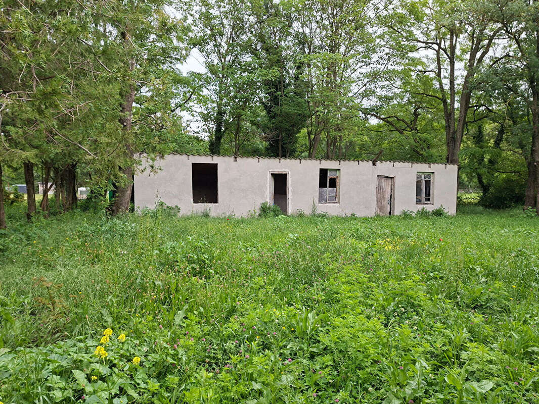Maison  de caractère en pierre  200m²  sur parcelle 15725m²  CRUAS 07350 - photo 14